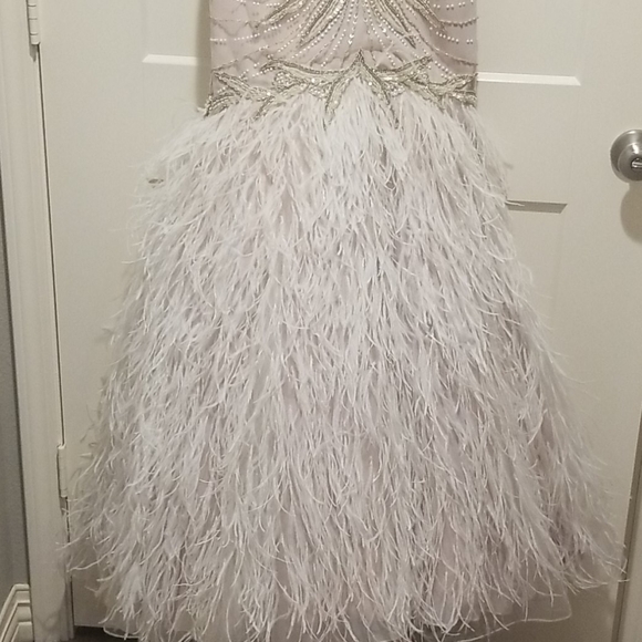 SLAY MY LIFE! JOVANI GOWN. ONE OF A KIND!! - Picture 5 of 8